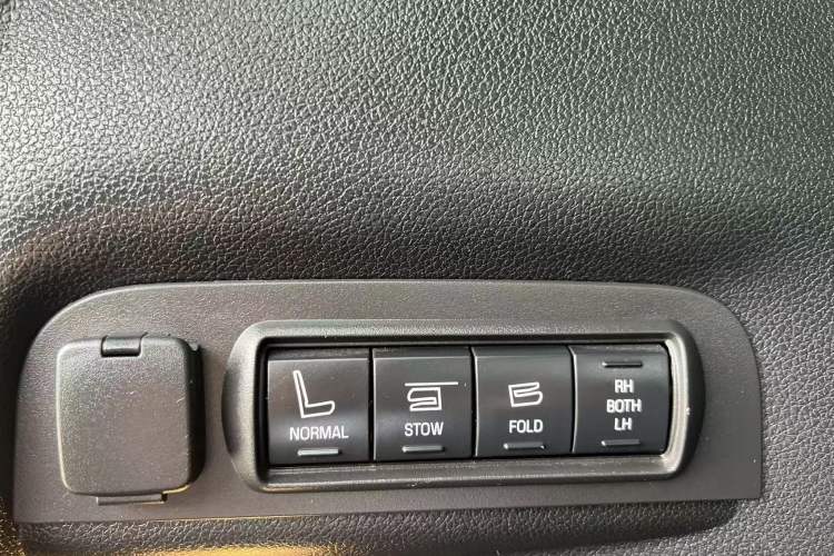 Used Ford Explorer 2017 2.3T Elite Edition Interior 9