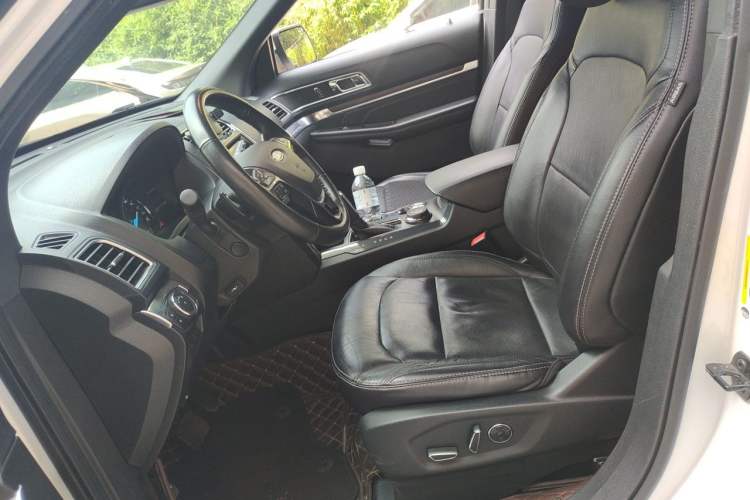 Used Ford Explorer  Left Front Seat