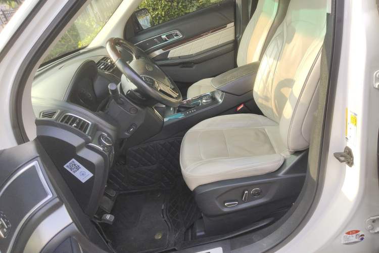 Used Ford Explorer 2017 3.5T Platinum Edition Left Front Seat
