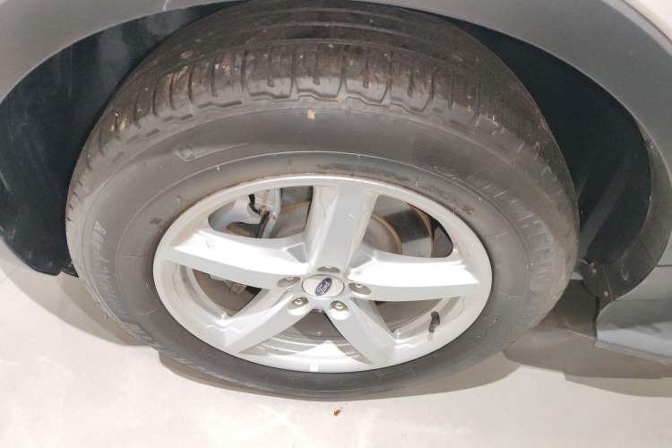Used Ford Explorer 2017 2.3T Fashion Edition Left Front Wheel Hub