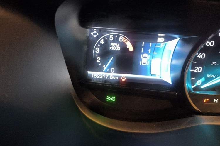 Used Ford Explorer 2017 2.3T Elite Edition Odometer Close Up