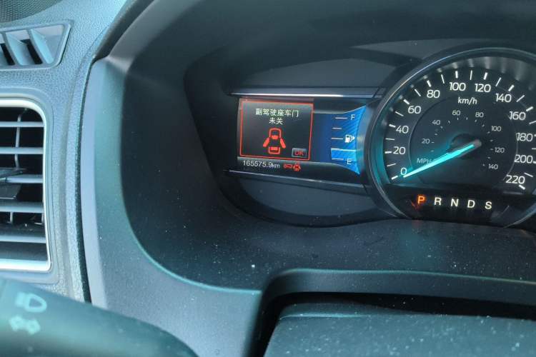 Used Ford Explorer 2017 2.3T Fashion Edition Odometer Close Up