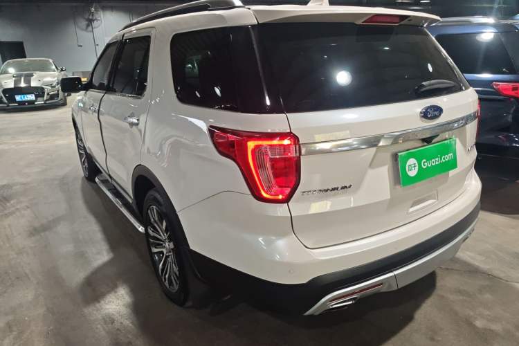 Used Ford Explorer 2017 3.5T Platinum Edition Rear Left 45 Deg