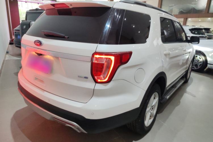 Used Ford Explorer 2017 2.3T Fashion Edition Rear Right 45 Deg