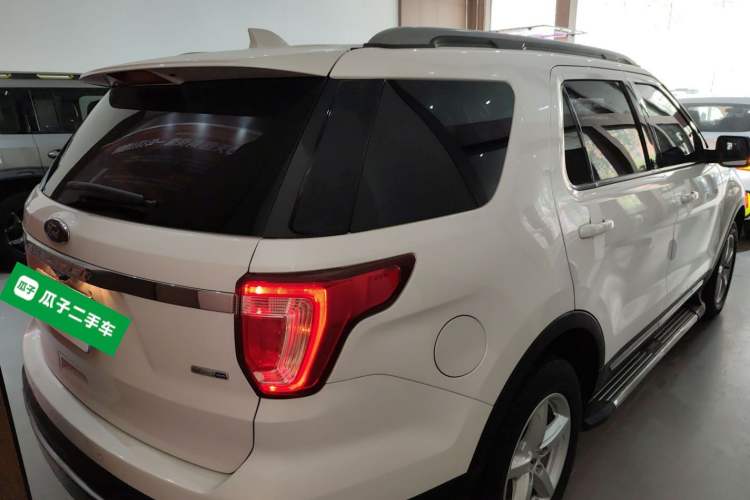 Used Ford Explorer 2017 2.3T Fashion Edition Rear Right 45 Deg