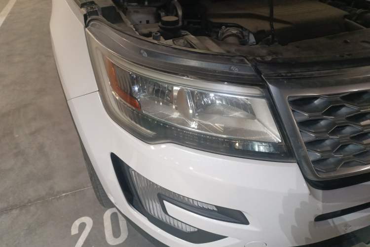 Used Ford Explorer 2017 3.5T Platinum Edition Right Front Headlight