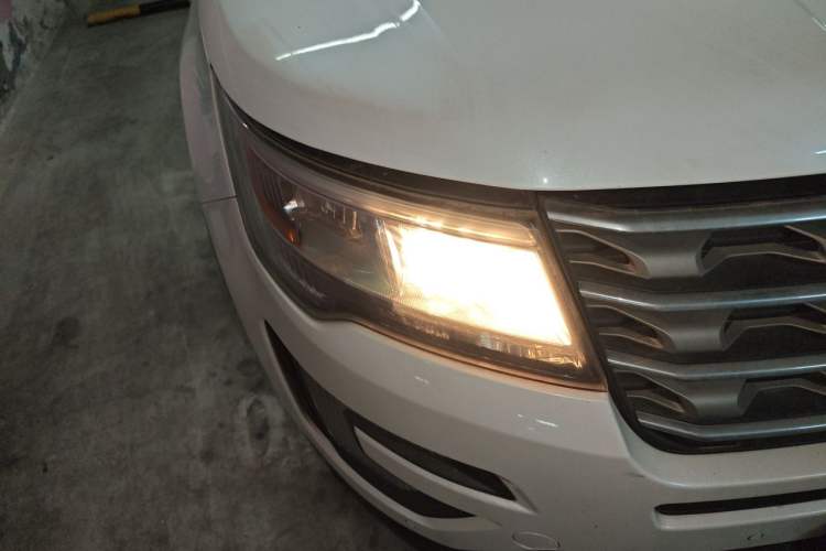 Used Ford Explorer 2017 2.3T Fashion Edition Right Front Headlight