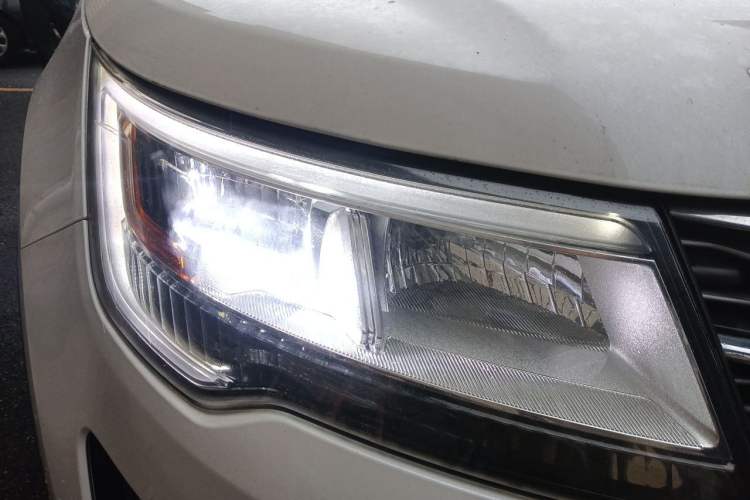 Used Ford Explorer 2017 2.3T Fashion Edition Right Front Headlight