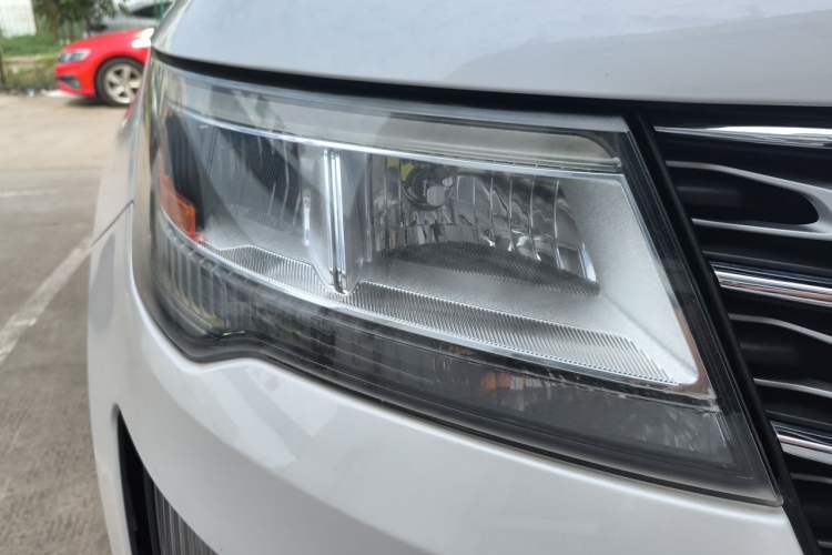 Used Ford Explorer 2017 3.5T Elite Edition Right Front Headlight