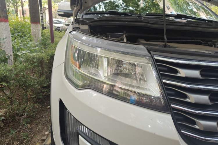 Used Ford Explorer 2017 3.5T Elite Edition Right Front Headlight