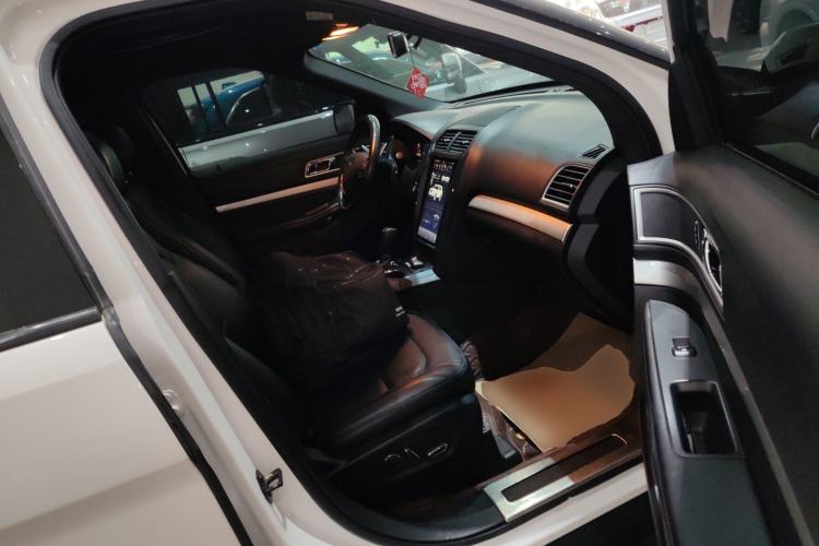 Used Ford Explorer 2017 2.3T Fashion Edition Right Front Seat