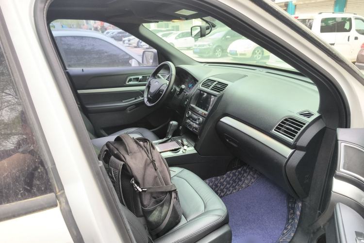 Used Ford Explorer 2017 2.3T Fashion Edition Right Front Seat