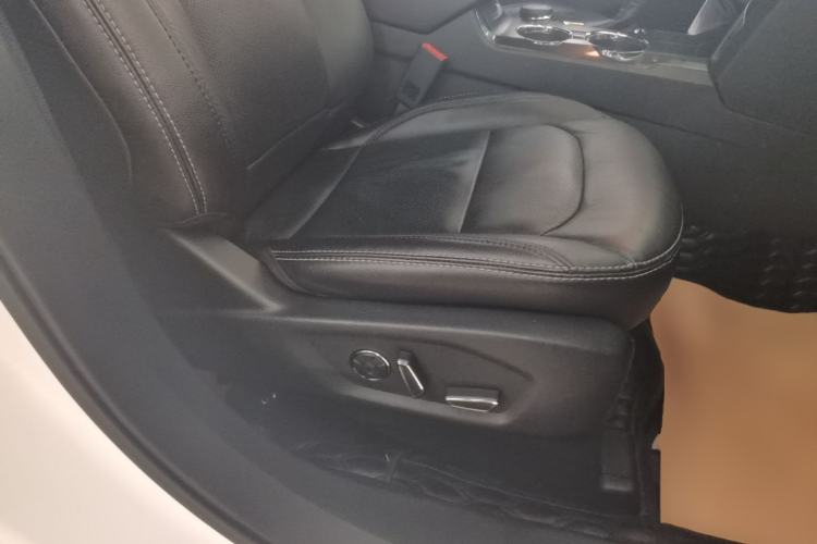 Used Ford Explorer 2017 2.3T Elite Edition Right Front Seat