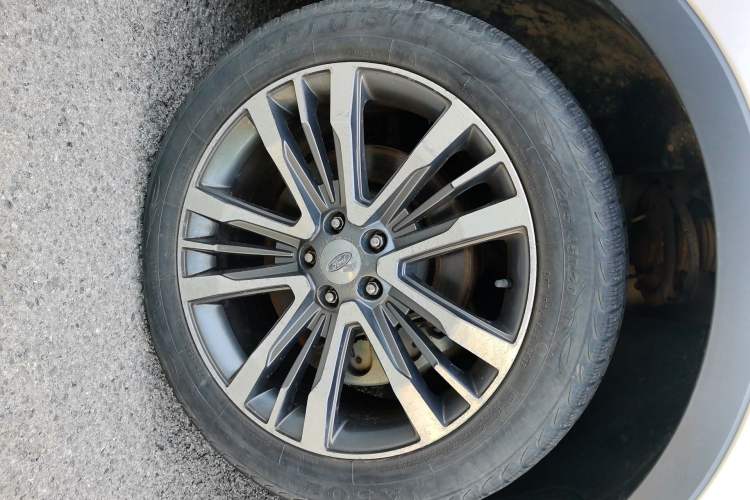 Used Ford Explorer 2017 2.3T Elite Edition Right Front Wheel Hub