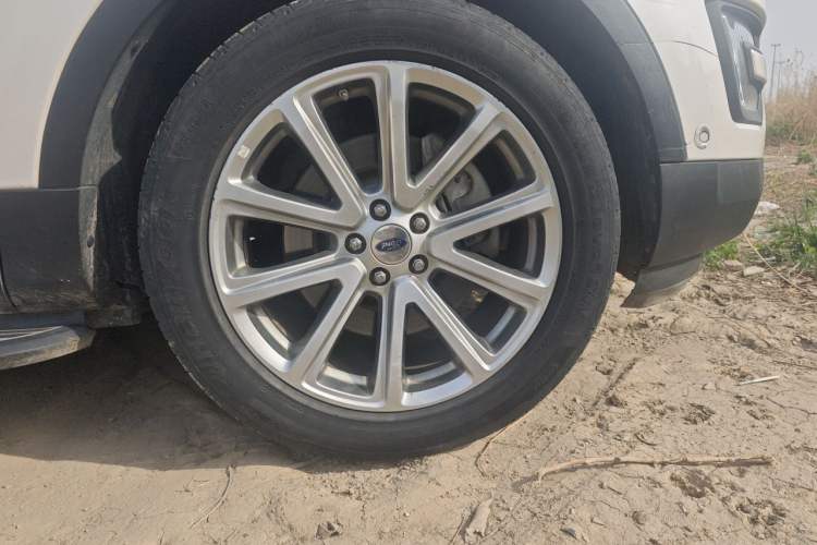 Used Ford Explorer 2017 2.3T Elite Edition Right Front Wheel Hub