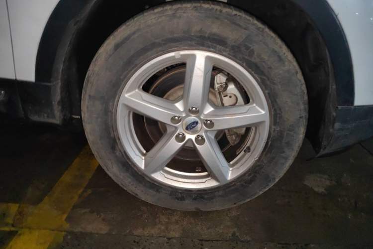 Used Ford Explorer 2017 2.3T Fashion Edition Right Front Wheel Hub