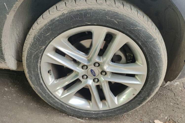 Used Ford Explorer 2017 2.3T Elite Edition Right Front Wheel Hub