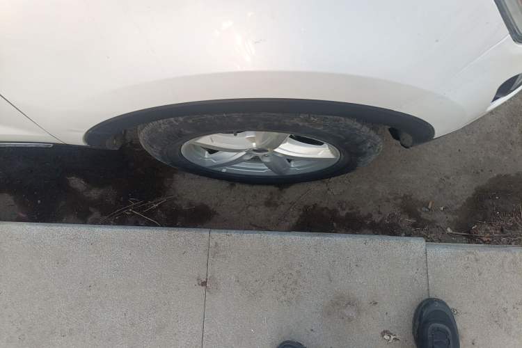 Used Ford Explorer 2017 2.3T Fashion Edition Right Front Wheel Hub