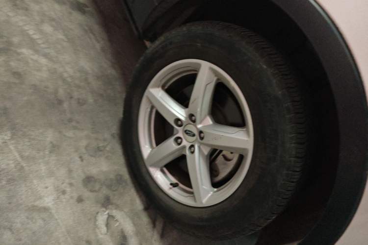 Used Ford Explorer 2017 2.3T Fashion Edition Right Front Wheel Hub