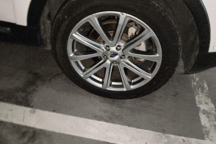 Used Ford Explorer 2017 2.3T Elite Edition Right Front Wheel Hub