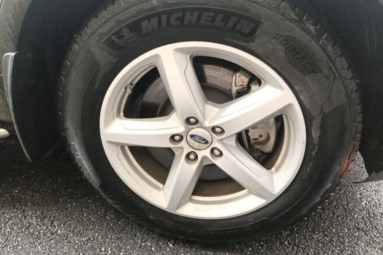 Used Ford Explorer 2017 2.3T Fashion Edition Right Front Wheel Hub