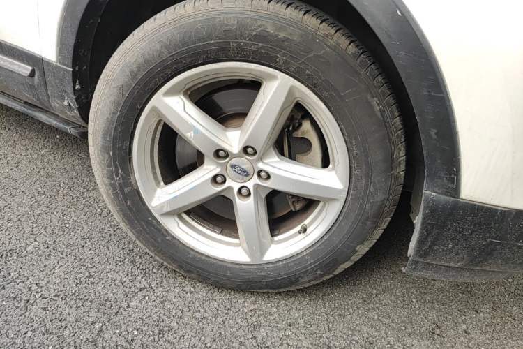 Used Ford Explorer 2017 2.3T Fashion Edition Right Front Wheel Hub