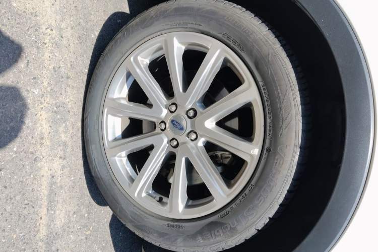 Used Ford Explorer 2017 2.3T Elite Edition Right Front Wheel Hub