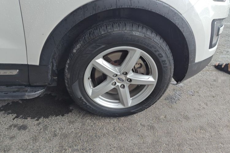Used Ford Explorer 2017 2.3T Fashion Edition Right Front Wheel Hub