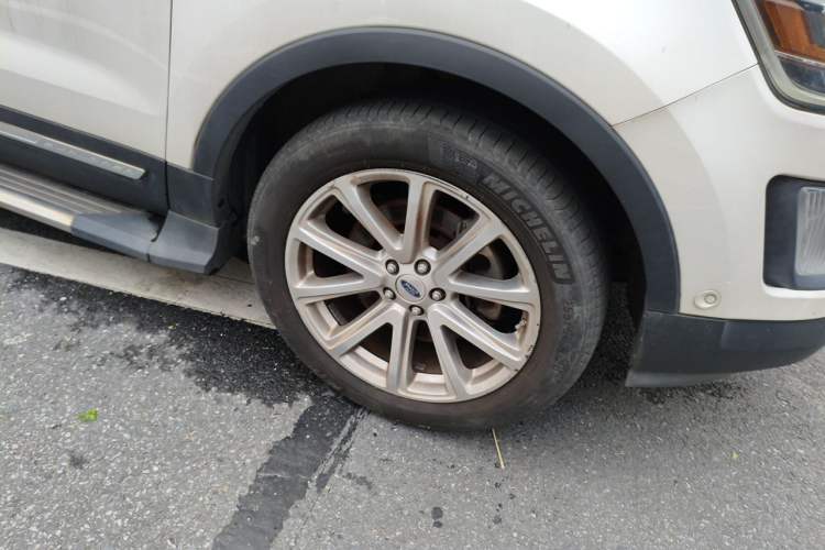Used Ford Explorer 2017 2.3T Elite Edition Right Front Wheel Hub