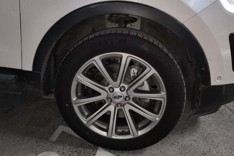 Used Ford Explorer 2017 2.3T Elite Edition Right Front Wheel Hub