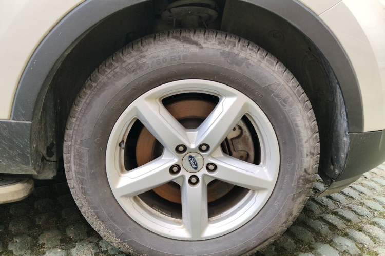 Used Ford Explorer 2017 2.3T Fashion Edition Right Front Wheel Hub