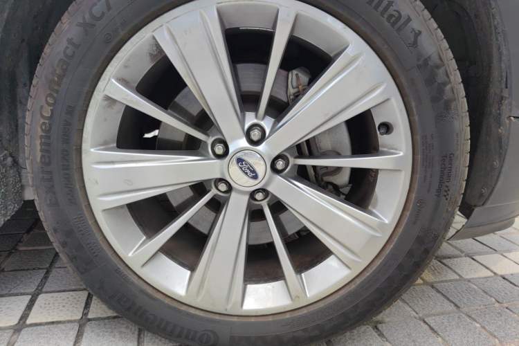 Used Ford Explorer 2017 2.3T Elite Edition Right Front Wheel Hub