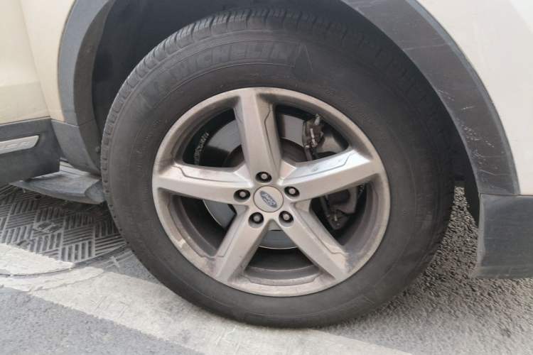 Used Ford Explorer 2017 2.3T Fashion Edition Right Front Wheel Hub