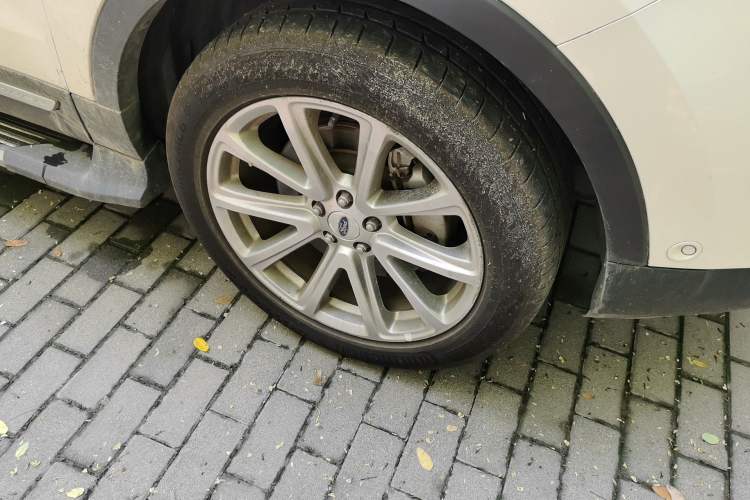 Used Ford Explorer 2017 2.3T Elite Edition Right Front Wheel Hub