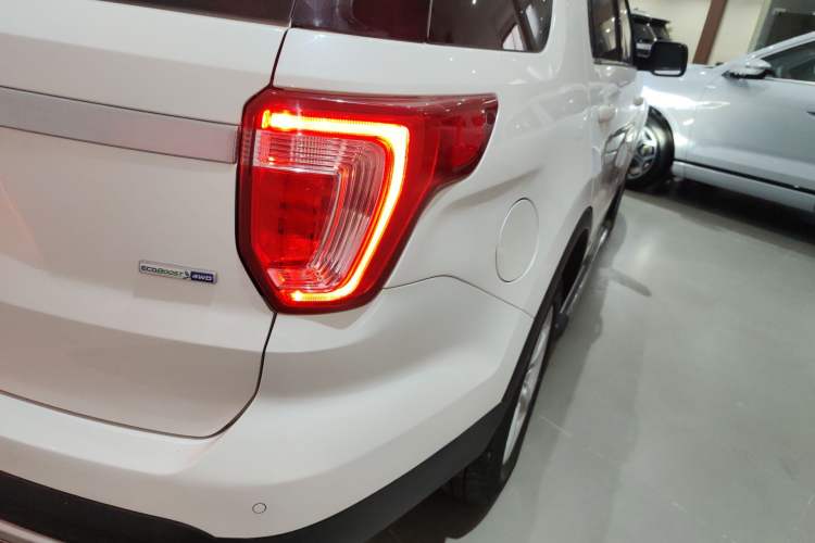 Used Ford Explorer 2017 2.3T Fashion Edition Right Rear Taillight