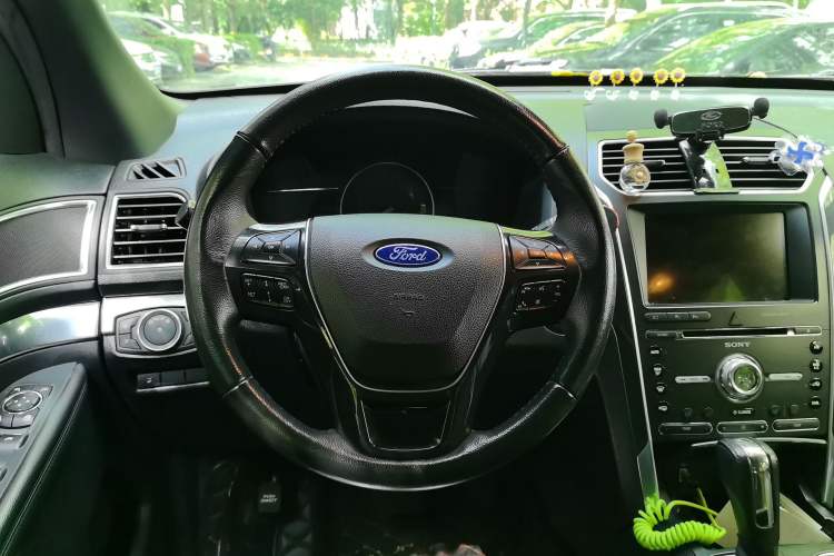 Used Ford Explorer 2017 2.3T Elite Edition Steering Wheel