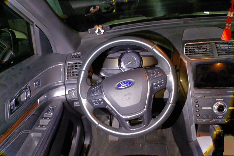 Used Ford Explorer 2017 2.3T Elite Edition Steering Wheel
