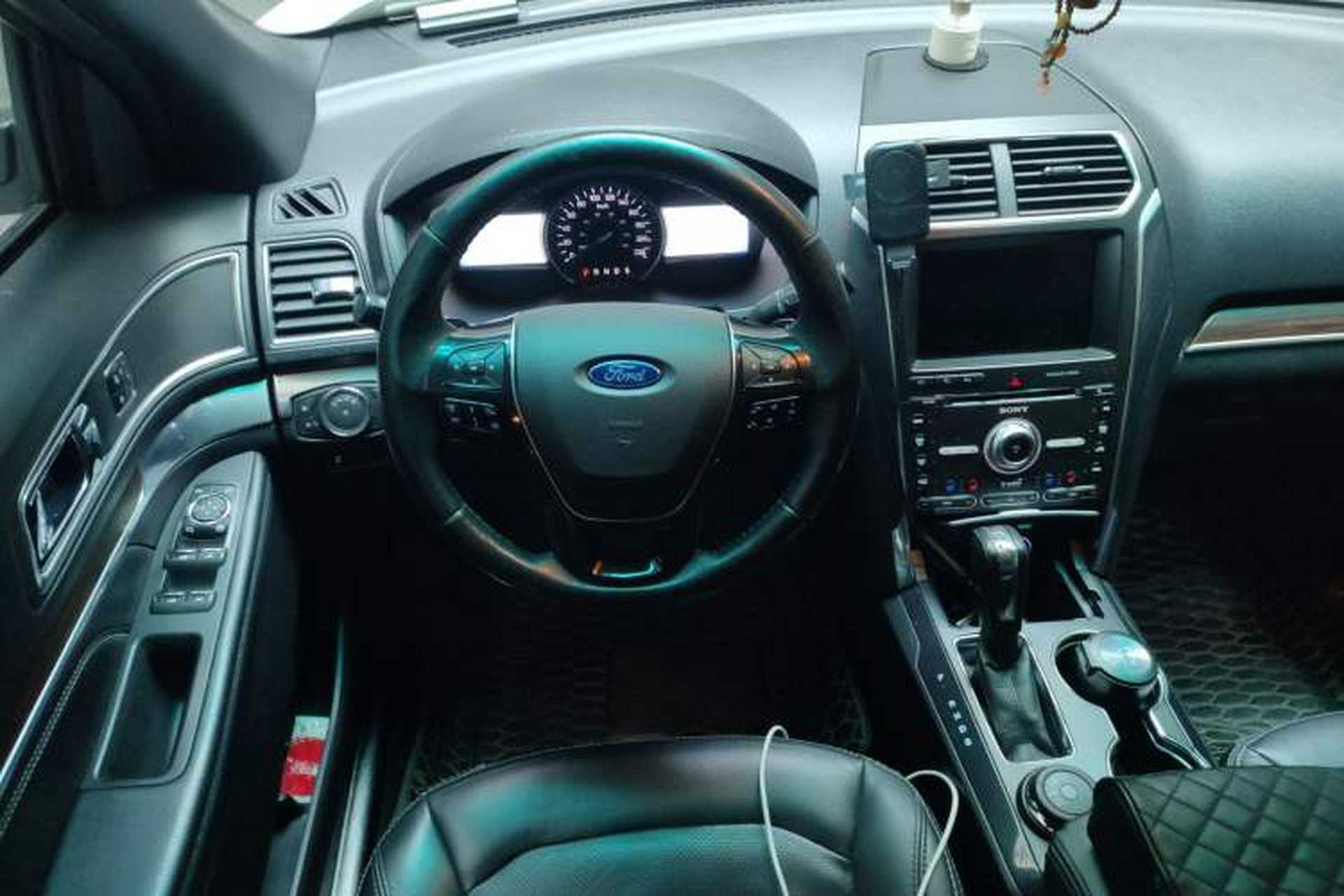 Used Ford Explorer 2017 2.3T Elite Edition Steering Wheel