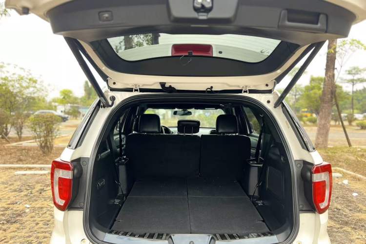 Used Ford Explorer 2017 2.3T Elite Edition Trunk