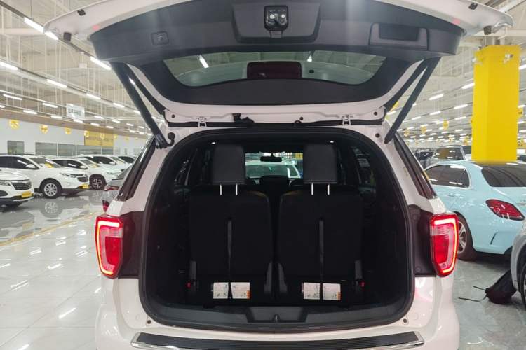 Used Ford Explorer 2017 2.3T Fashion Edition Trunk