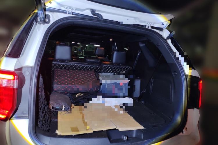 Used Ford Explorer 2017 3.5T Platinum Edition Trunk
