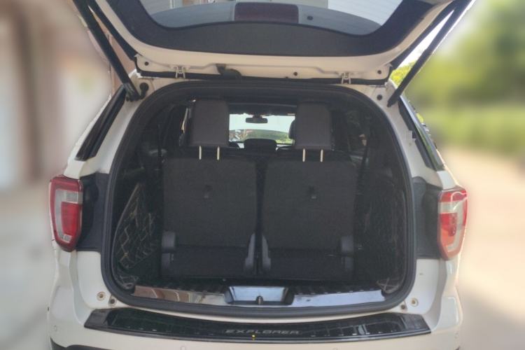 Used Ford Explorer  Trunk