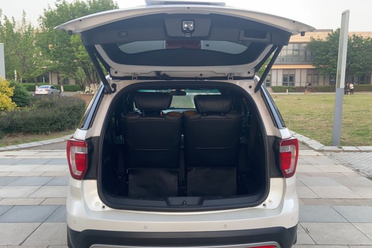 Used Ford Explorer 2017 2.3T Elite Edition Trunk