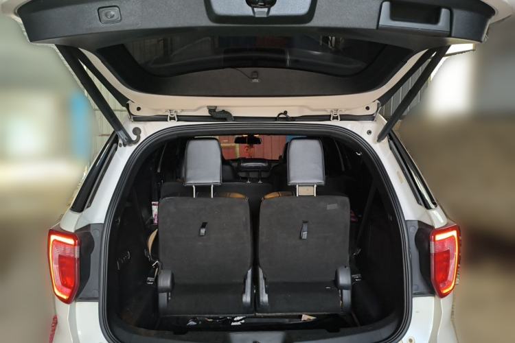 Used Ford Explorer 2017 2.3T Elite Edition Trunk