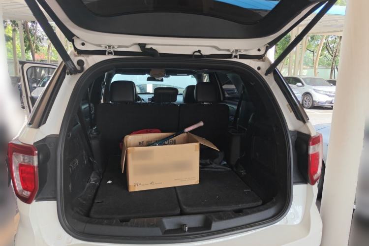 Used Ford Explorer 2017 2.3T Elite Edition Trunk