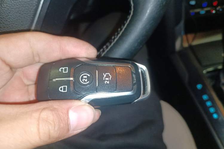 Used Ford Explorer 2017 3.5T Platinum Edition Vehicle Key