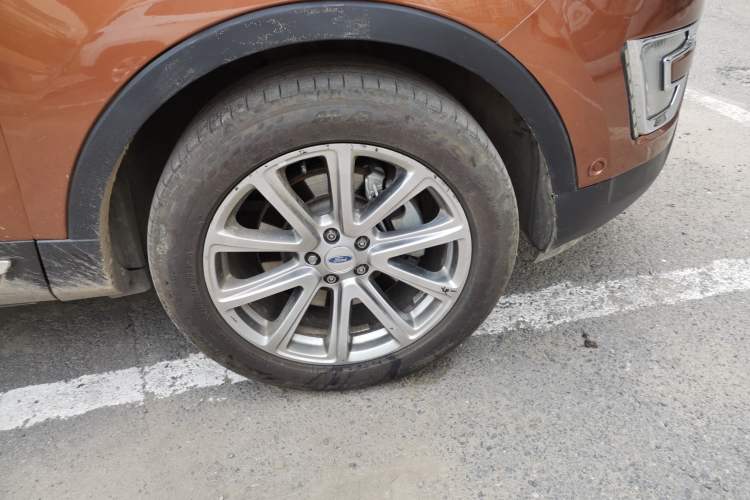 Used Ford Explorer 2017 2.3T Elite Edition Right Front Wheel Hub