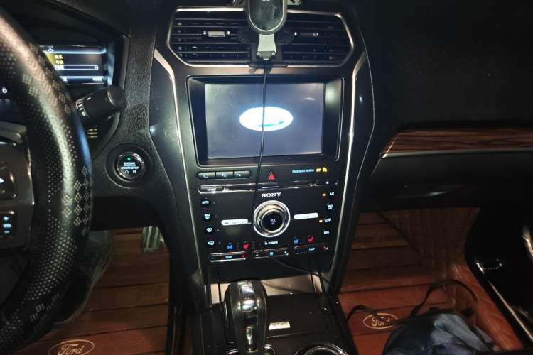 Used Ford Explorer 2018 2.3T Elite Edition Audio And AC Panel