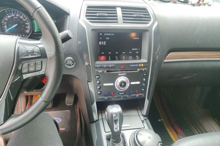 Used Ford Explorer 2018 2.3T Elite Edition Audio And AC Panel