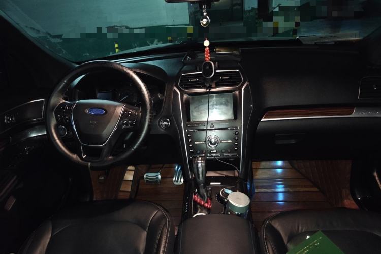 Used Ford Explorer 2018 2.3T Elite Edition Center Console